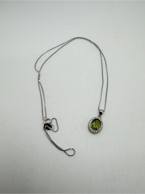 NWOT 18" s925 box chain w/ 5x7mm‎ oval cut peridot halo pendant, necklace!